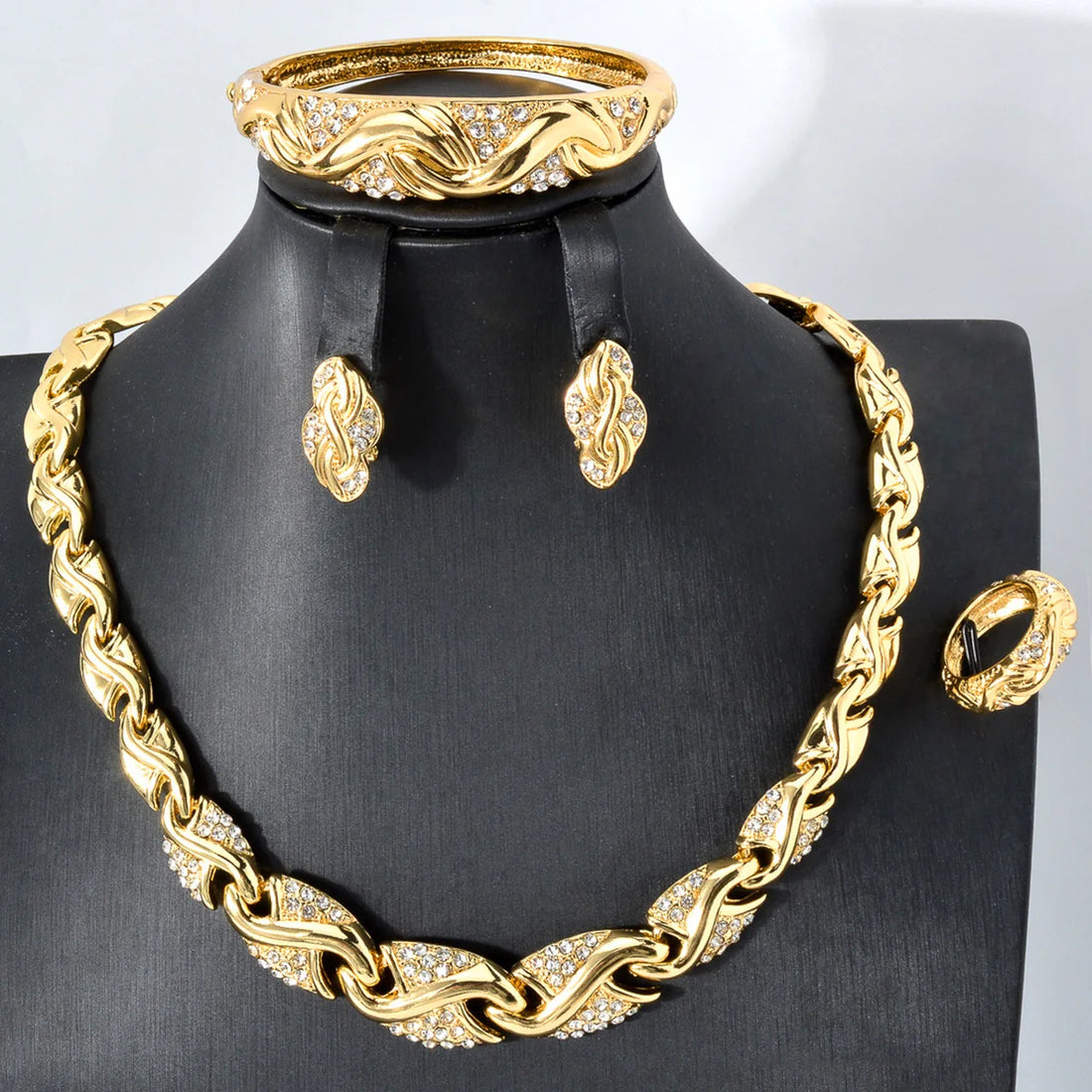 Dubai 18K Gold Plated Jewelry Set Women Luxurious Necklace Earrings Bracelet Ring 4pcs Bride Wedding Party Jewelry Set Gift